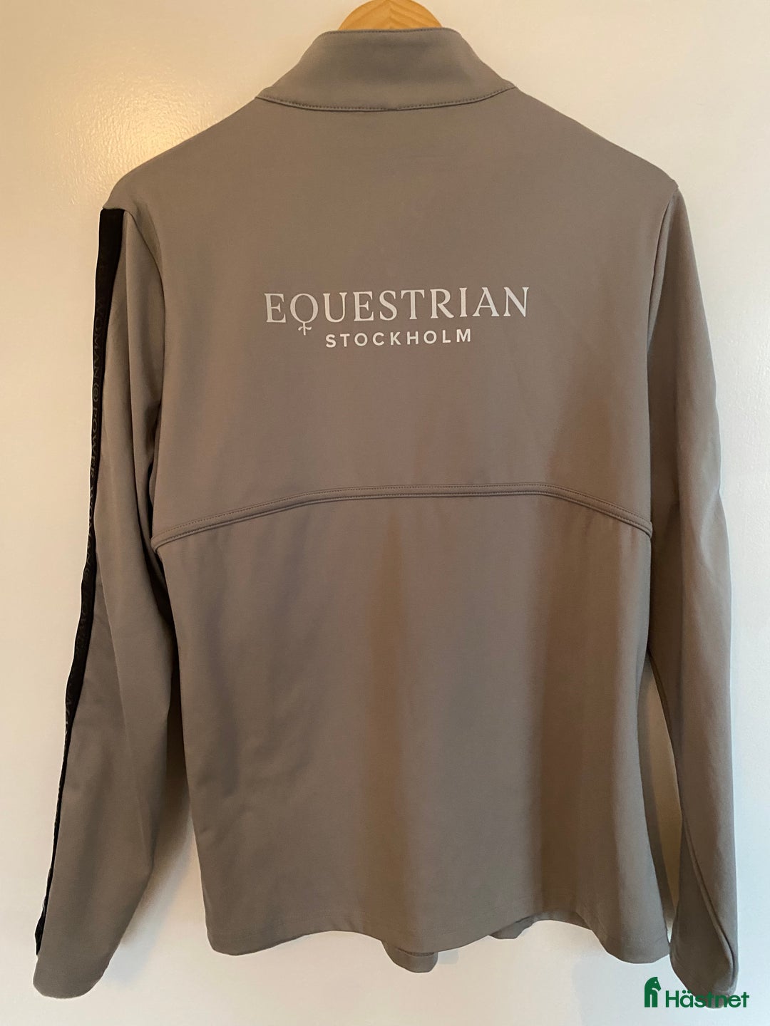 Övrigt Ridkläder ryttarutrustning till salu: Tröjor Equestrian Stockholm  i Helsingborg - Annons 3