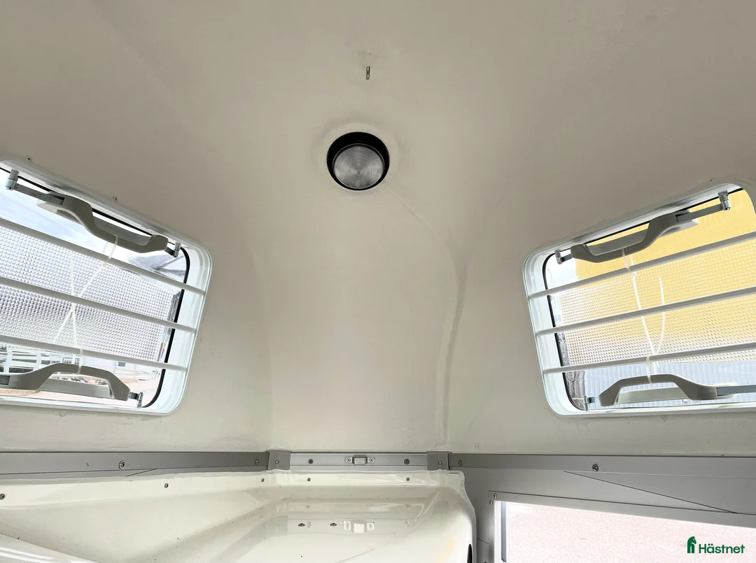 Hästtransporter  fordon & transport till salu: 1,5-hästars + sadelkammare -Kvalitet till bra pris i Kvicksund - Annons 11