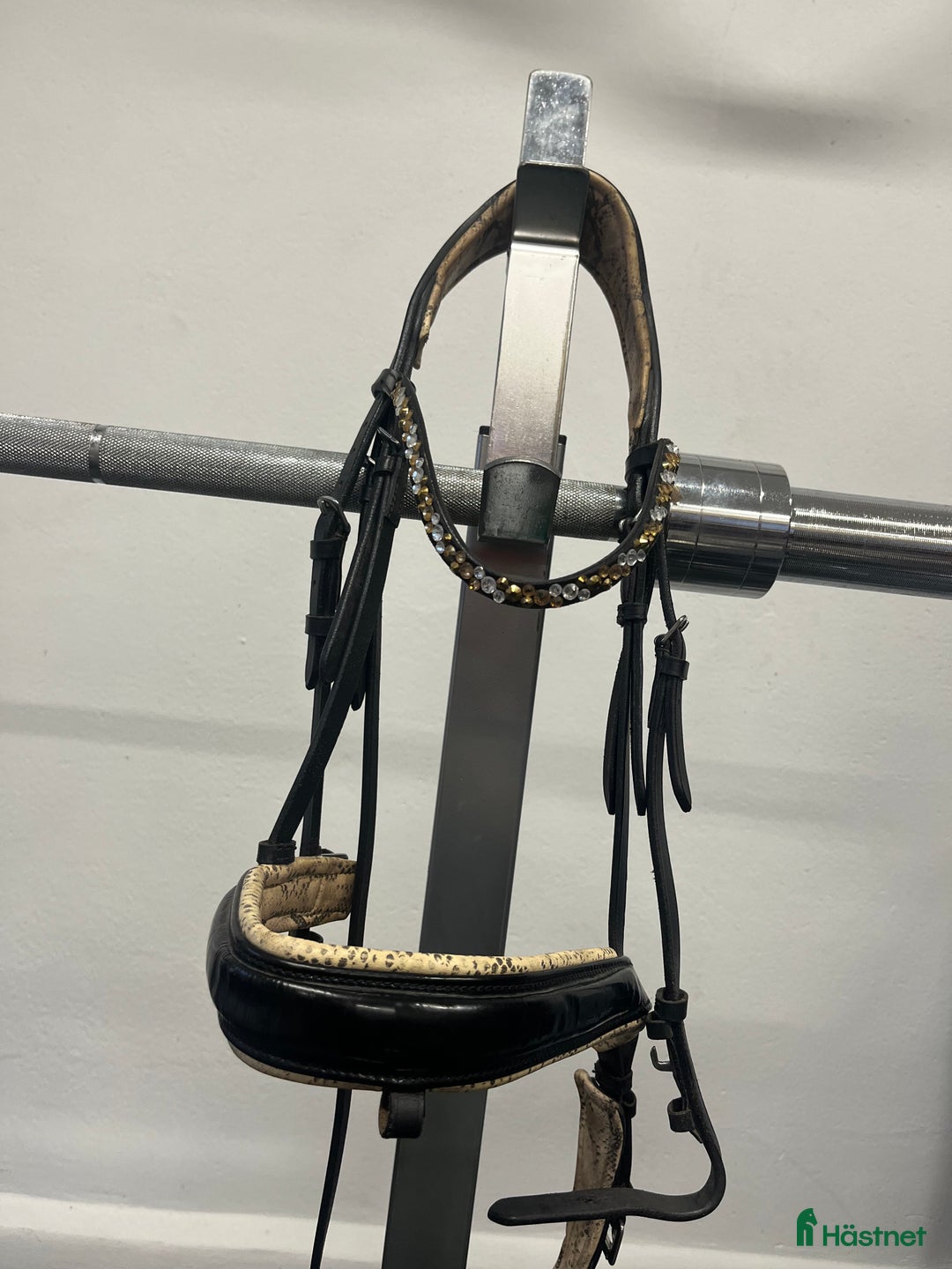 Träns hästutrustning till salu: 2 träns och en martingall till salu  i Fagerfjäll - Annons 2