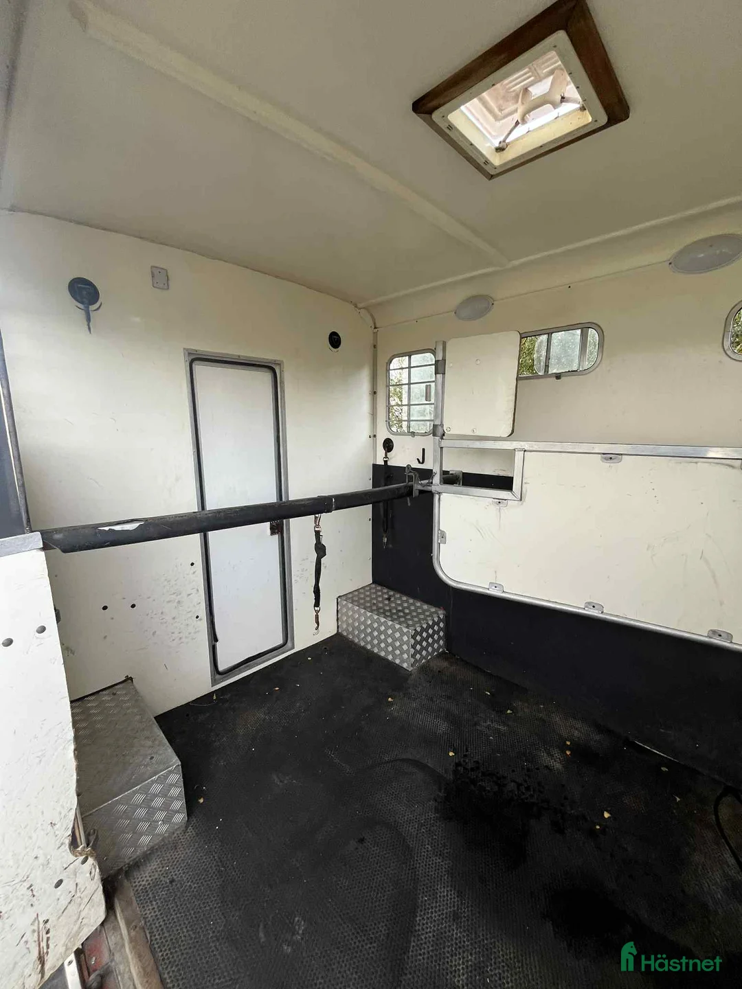 Hästlastbilar  fordon & transport till salu: Fin 3-sitsig hästlastbil med säkerhetslösning i Löderup - Annons 9