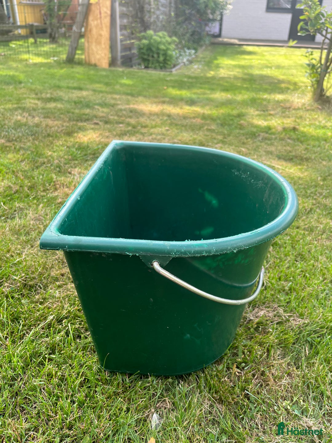 Övrig Hästutrustning hästutrustning till salu: Hink med plan sida i Mariestad - Annons 3