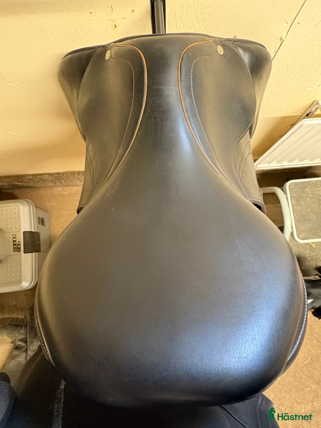 Sadlar hästutrustning till salu: Equipe Linnea sadel 17”  Svart  - Annons 2