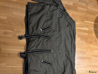 Täcken hästutrustning till salu: Innetäcke från EquoIQ i Tyresö - Annons 5