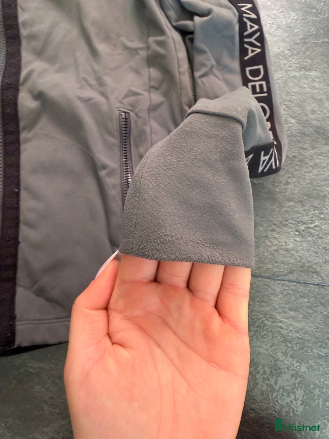 Ridbyxor ryttarutrustning till salu: Ridbyxor + hoodie  i Halmstad - Annons 3