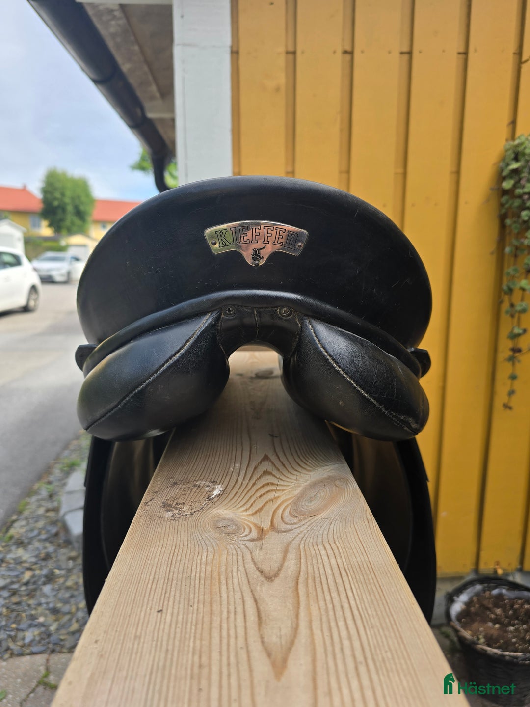 Sadlar hästutrustning till salu: Trevlig begagnad och välvårdad dressyrsadel i Åkers Styckebruk - Annons 4