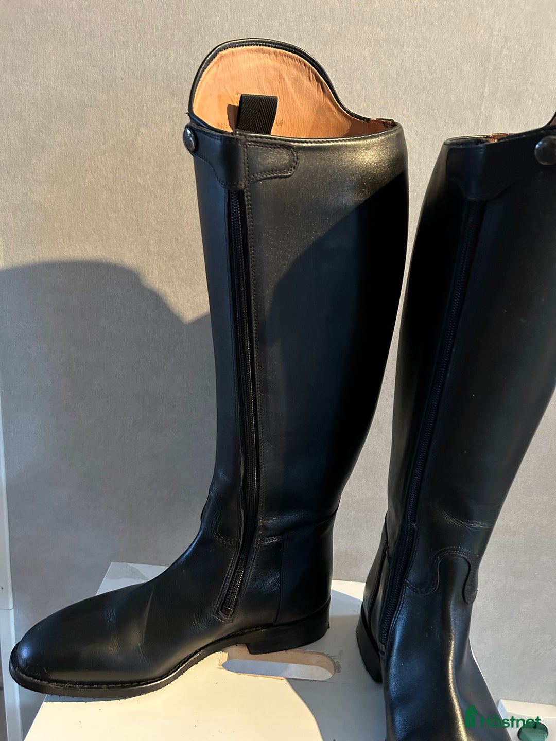 Ridstövlar ryttarutrustning till salu: Dressyrstövlar extra vida i Degerfors - Annons 1