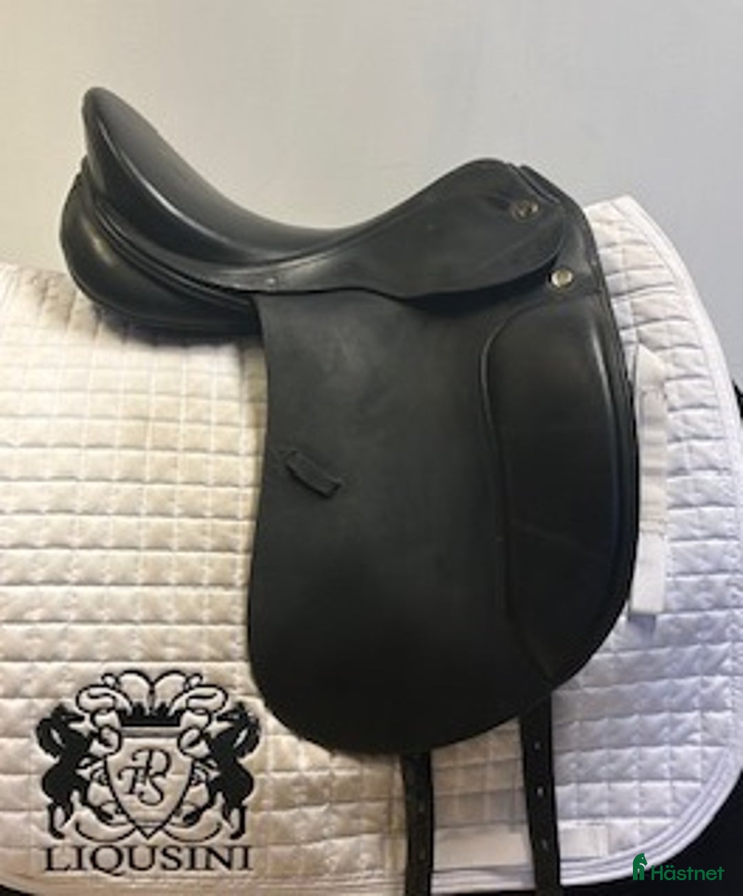 Sadlar hästutrustning till salu: Dressyrsadel Ponny i Uppsala - Annons 1