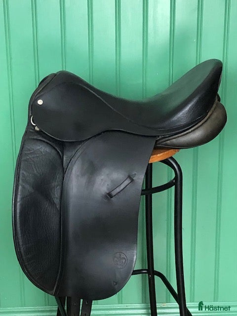 Sadlar hästutrustning Crown dressyrsadel i Falun - Annons 3