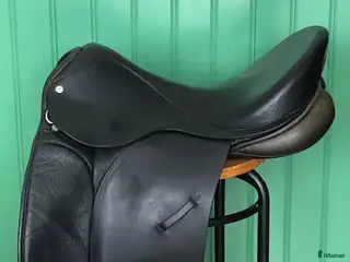 Sadlar hästutrustning Crown dressyrsadel i Falun - Annons 3