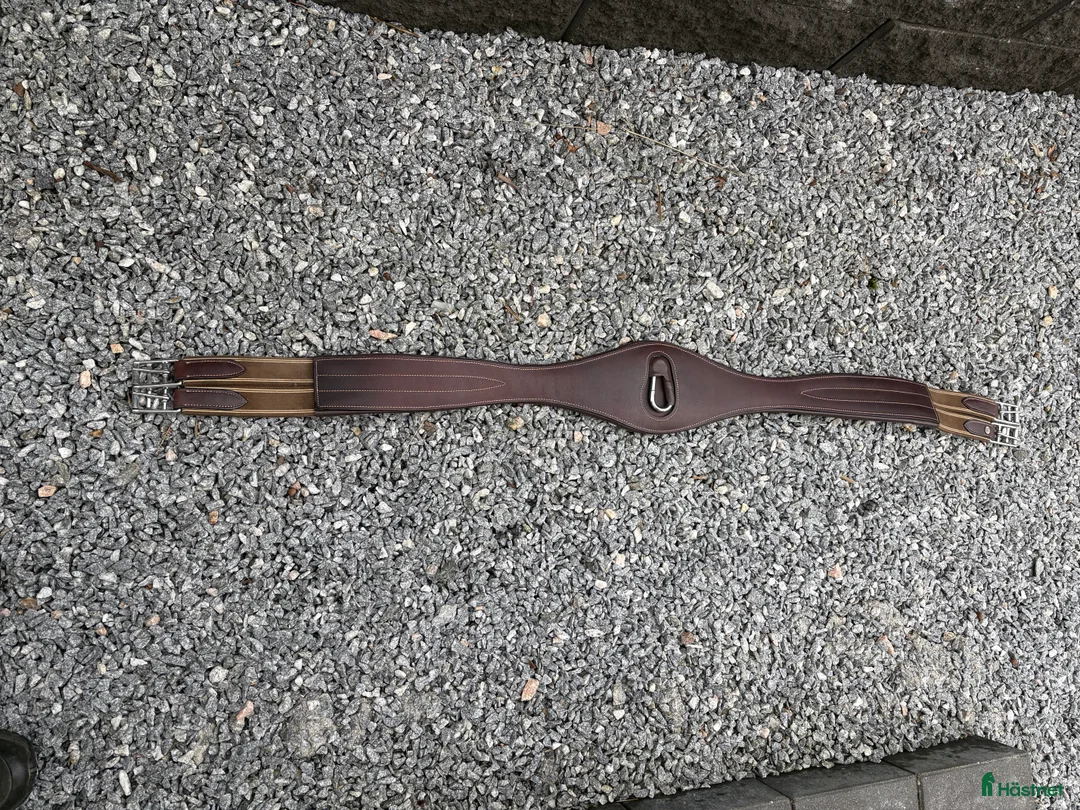 Sadeltillbehör hästutrustning till salu: Sadelgjord 140 cm - Annons 1