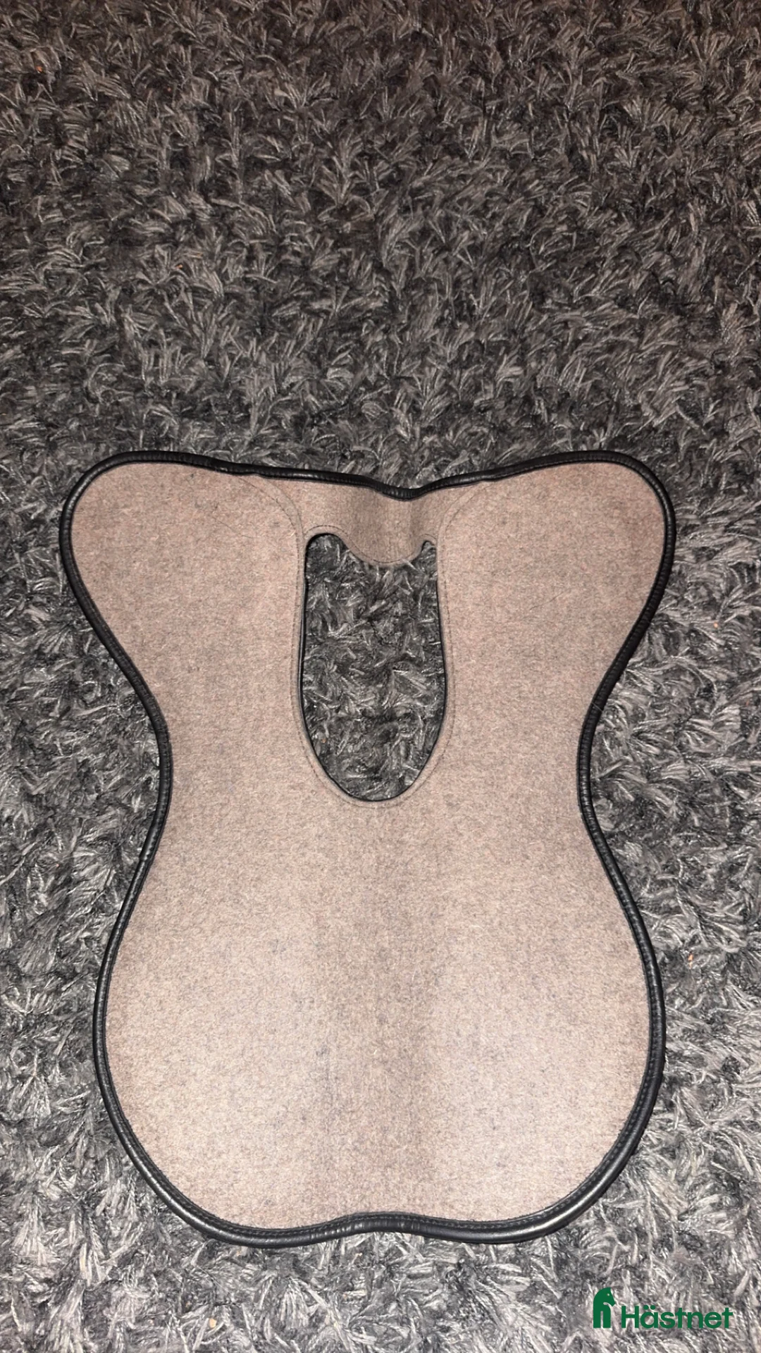 Sadeltillbehör hästutrustning till salu: Bruno Delgrange padd i Björklinge - Annons 2