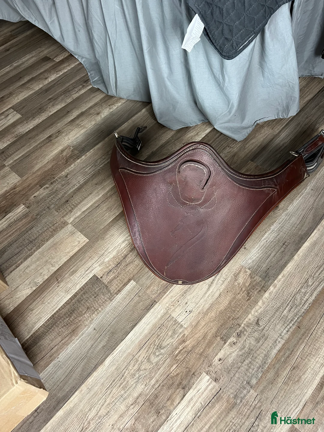 Sadeltillbehör hästutrustning till salu: Magplatta i Sölvesborg - Annons 1