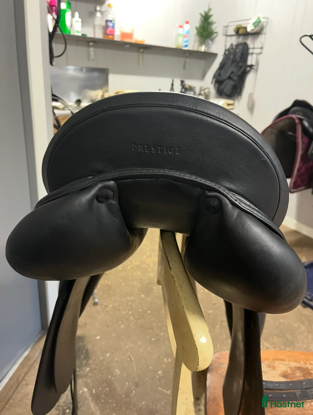 Sadlar hästutrustning till salu: Väldigt fin dressyrsadel till salu i nyskick  i Ör - Annons 2