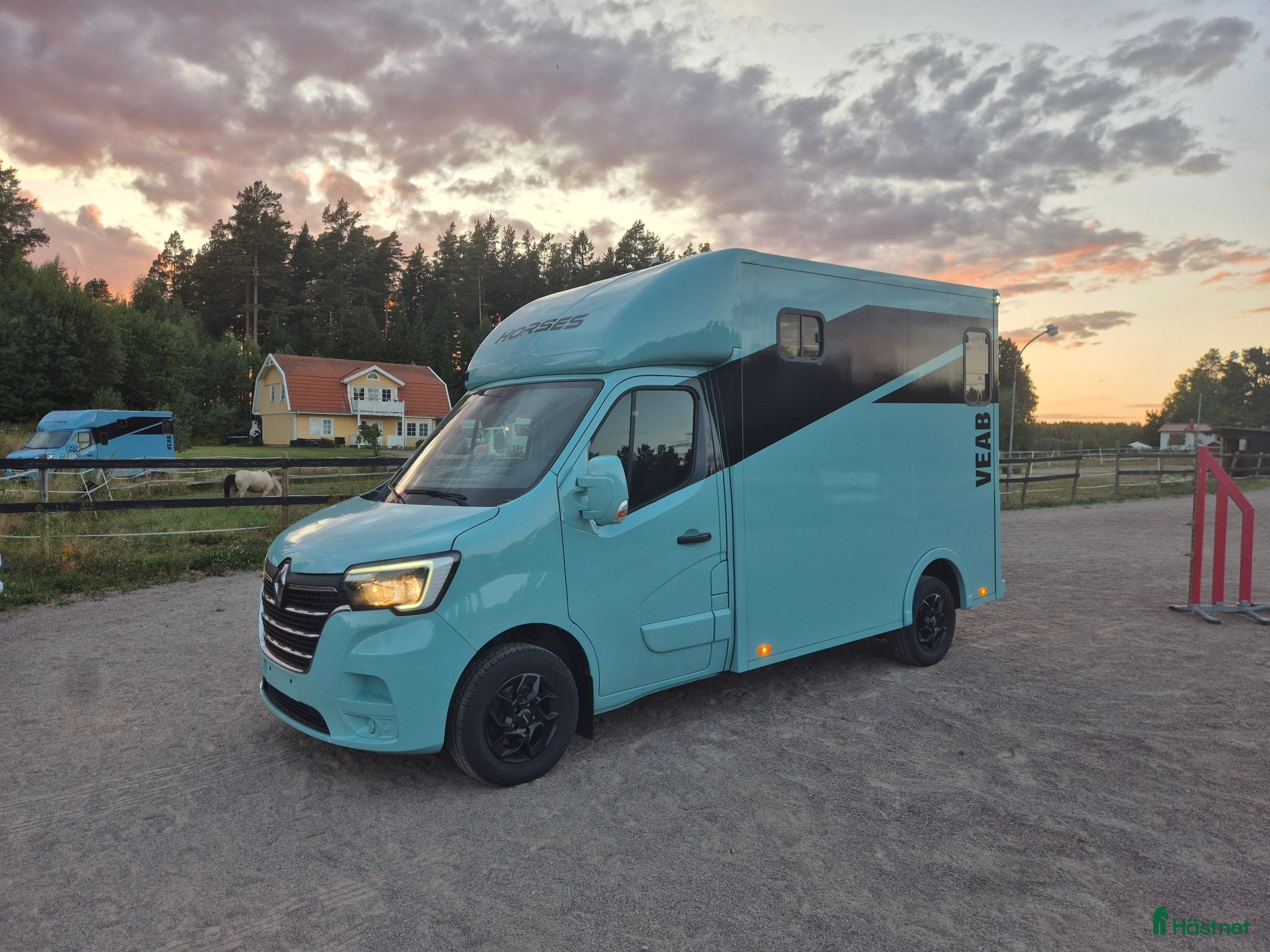 Hästlastbilar  fordon & transport till salu: Renault master stuteri B-kortsbuss 2023 - Annons 1