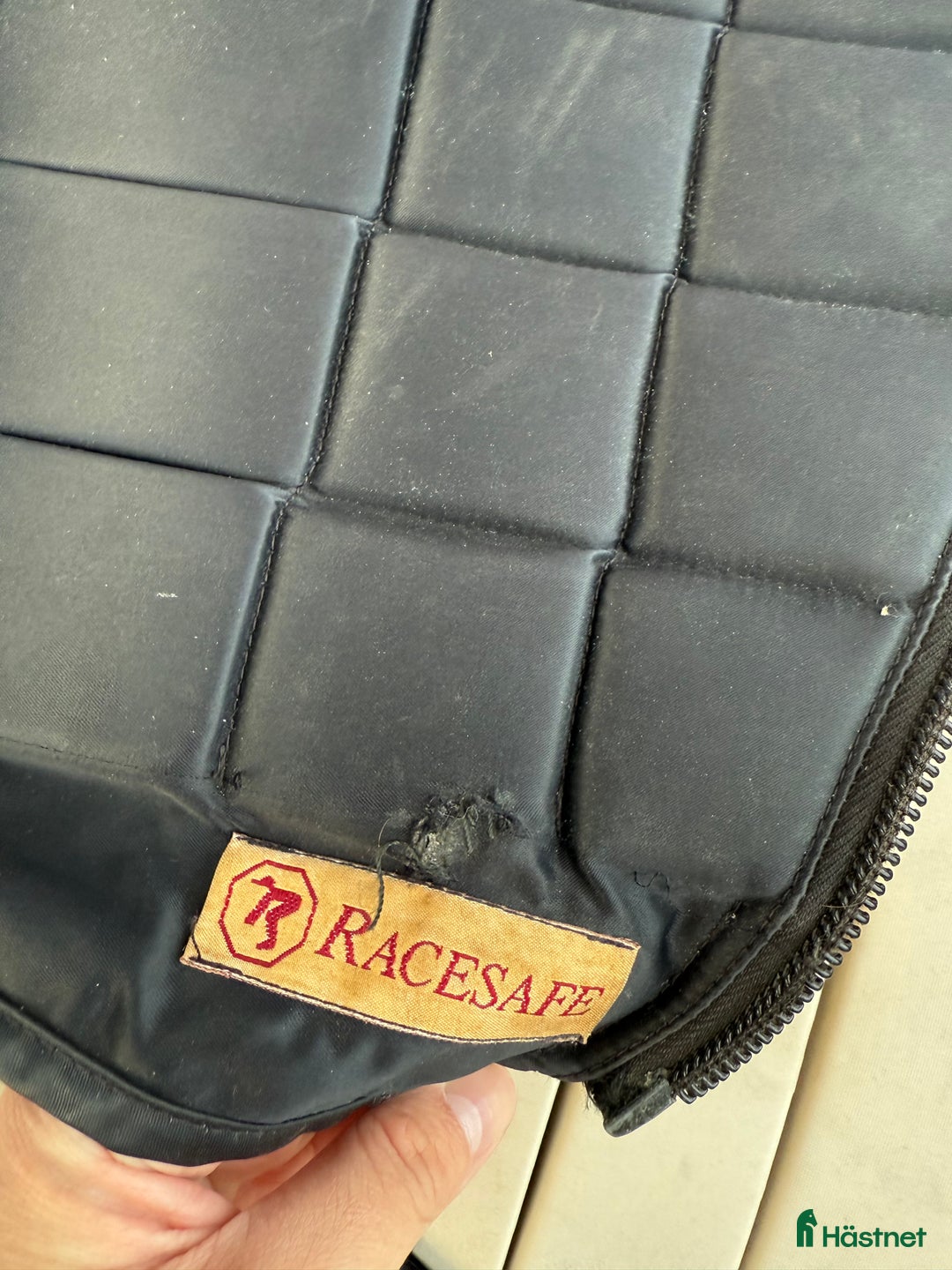 Säkerhetsvästar ryttarutrustning till salu: Racesafe ridväst i Mantorp - Annons 3