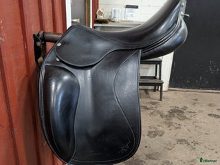 Sadlar hästutrustning till salu: Equipe island 17" i Tullinge - Annons 1