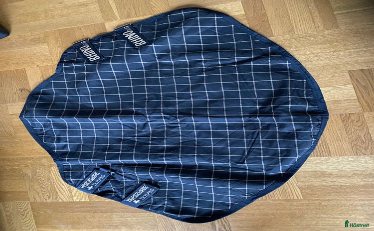 Täcken hästutrustning till salu i Uppsala - Annons 16