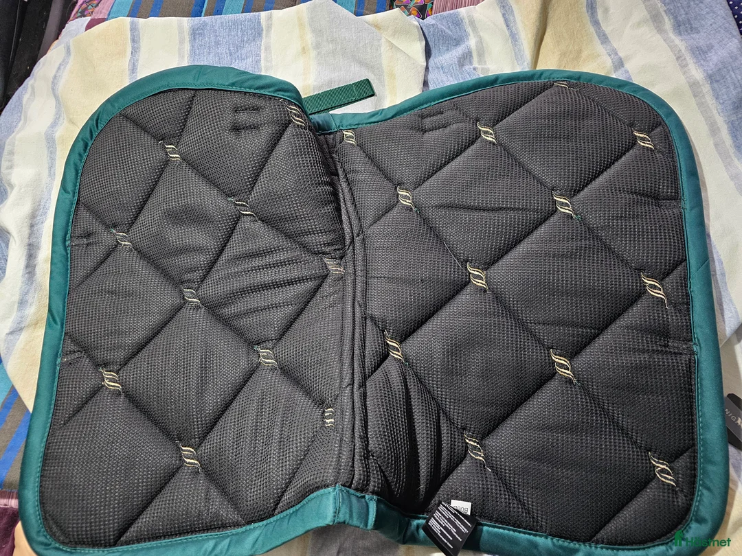 Schabrak & Vojlockar hästutrustning till salu: Back on track Nights collection Forest ponny hopp i Söråker - Annons 3