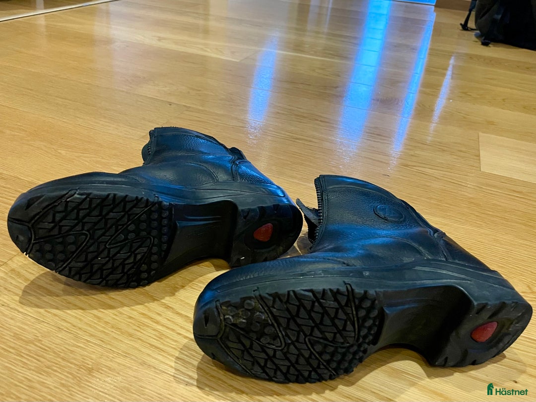 Övrigt Ridkläder ryttarutrustning till salu: Vinterridset till barn / ungdom stl ca 146/152 i Östersund - Annons 6