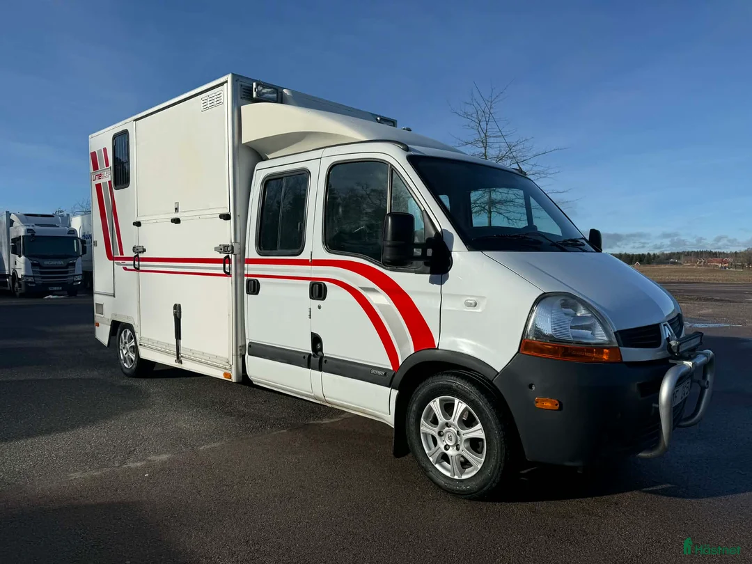 Hästlastbilar  fordon & transport till salu: Välvårdad hästlastbil från UME med 6 sittplatser  - Annons 2