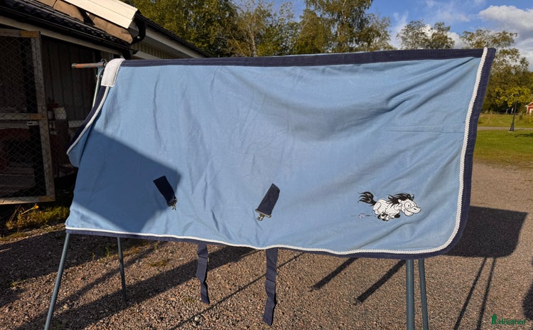 Täcken hästutrustning till salu i Valbo - Annons 5