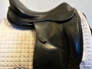 Sadlar hästutrustning till salu: Dressyrsadel Erreplus Adelinde 17" i Uppsala - Annons 10