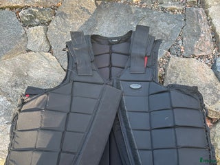 Säkerhetsvästar ryttarutrustning till salu: SafeRace DL i Jonsered - Annons 2