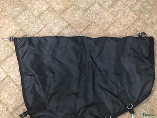 Täcken hästutrustning till salu: Halvtäcke Back on Track i Ulricehamn - Annons 1