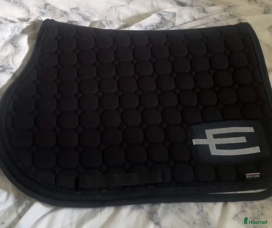 Schabrak & Vojlockar hästutrustning till salu: Equilline schabrak säljes - Annons 1