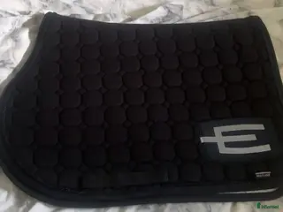 Schabrak & Vojlockar hästutrustning till salu: Equilline schabrak säljes - Annons 1