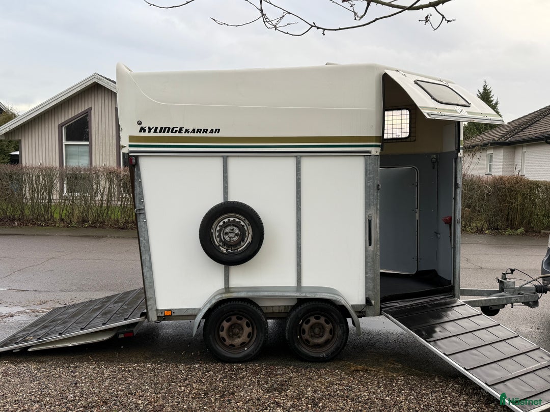 Hästtransporter  fordon & transport till salu: Kylinge Apollo med fronturlastning i Kävlinge - Annons 1