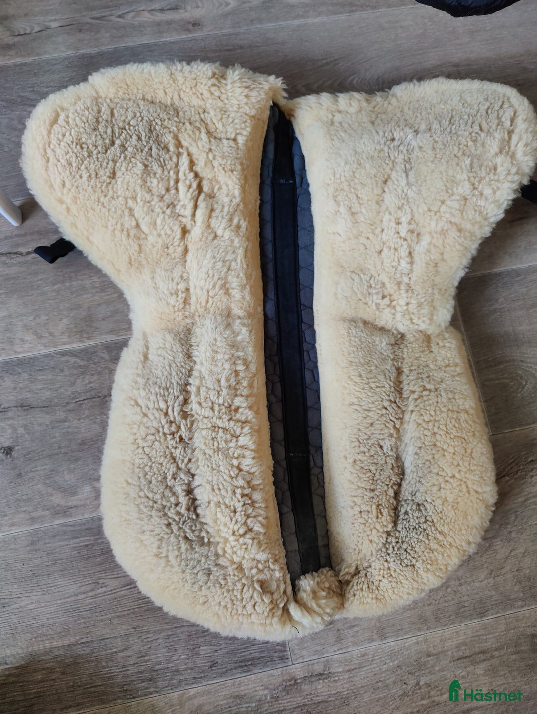 Schabrak & Vojlockar hästutrustning till salu: Mattes korrektionpad dressyr L i Borlänge - Annons 2