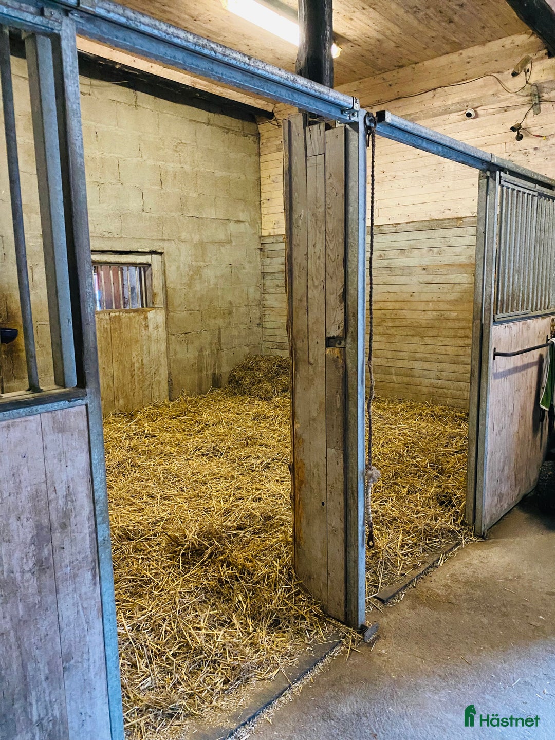  hästgårdar till salu: Gård med avskilt läge utanför Uppsala i Alunda - Bild 6