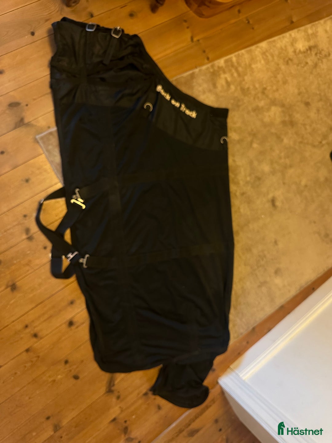 Täcken hästutrustning till salu: Back on track nättäcke 125 i Uppsala - Annons 2