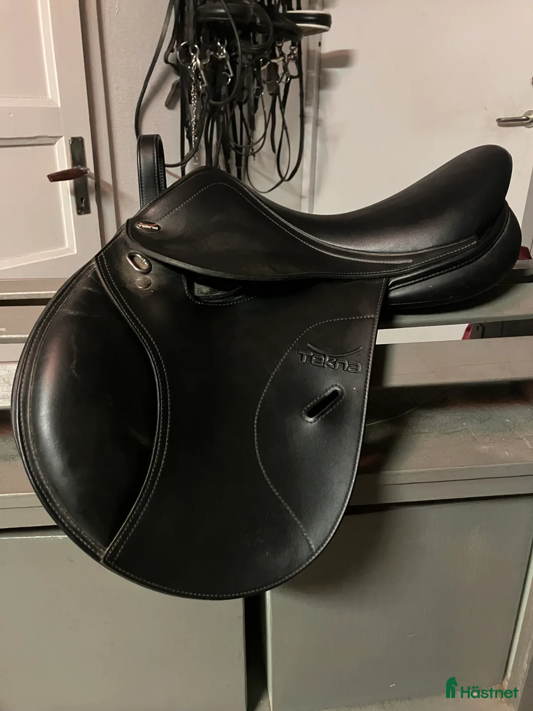 Sadlar hästutrustning till salu: Tekna A-line junior hopp/allround 14” - Annons 1