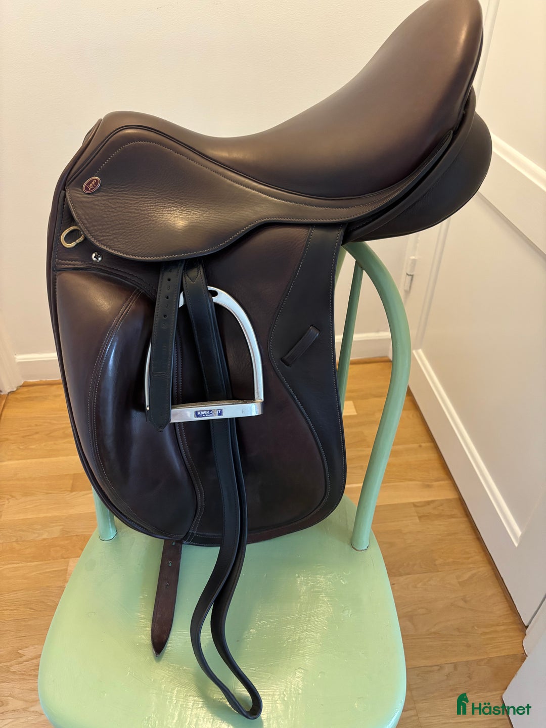 Sadlar hästutrustning till salu: Dressyrsadel Lippo Integro i Bromma - Annons 1