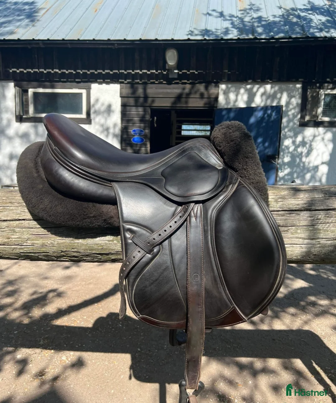 Sadlar hästutrustning till salu: Amerigo Close Contact ”CC” i Klintehamn - Annons 1