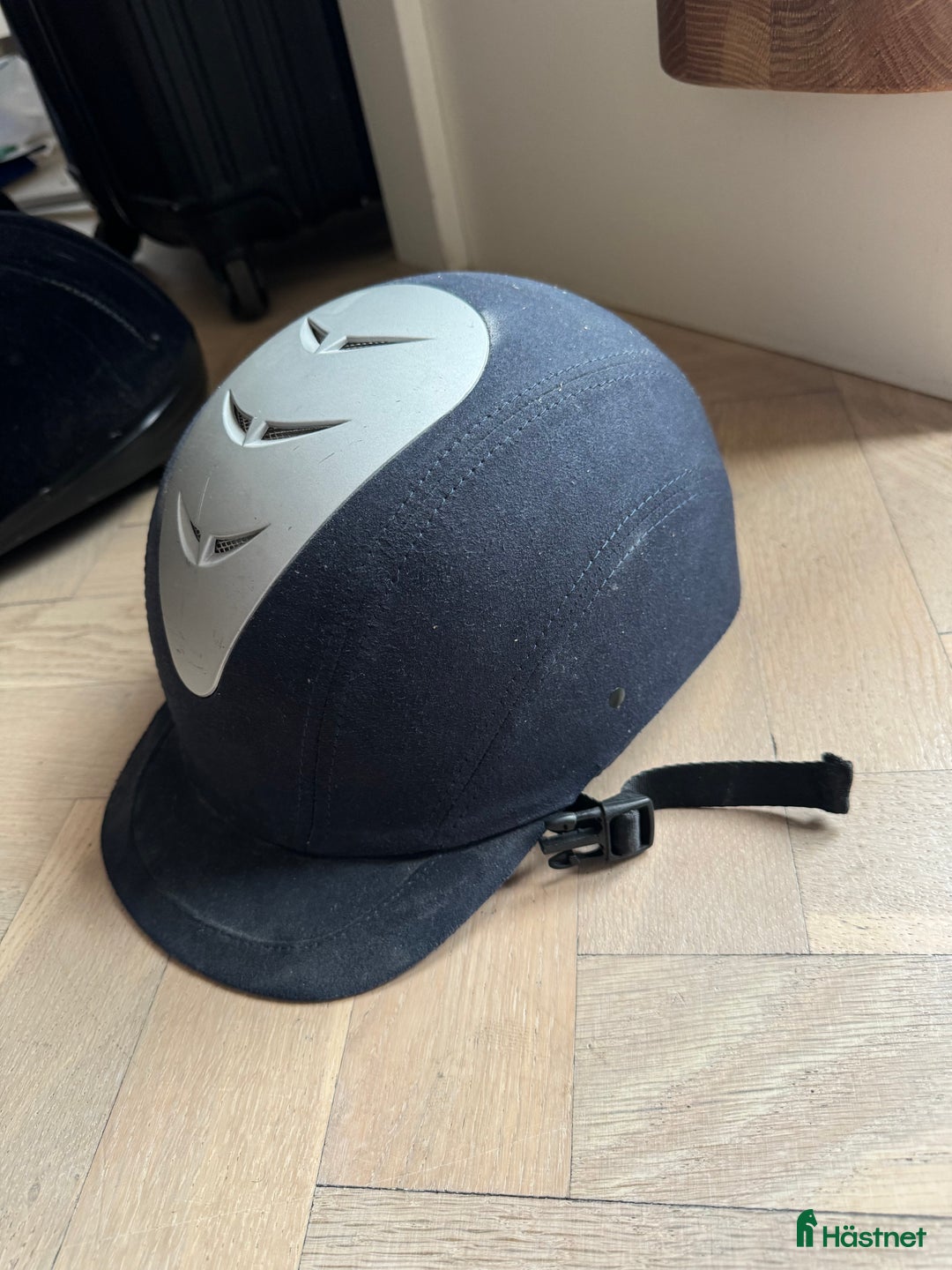 Hjälmar ryttarutrustning till salu: Ridhjälm, ridhjälmar i Stockholm - Annons 5