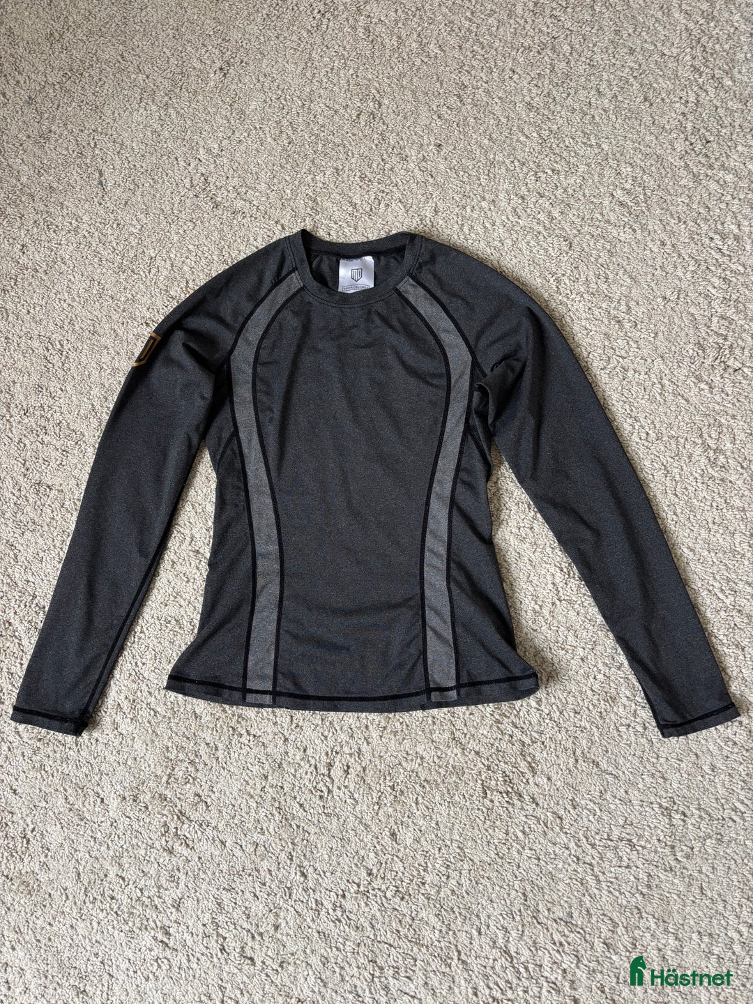 Övrigt Ridkläder ryttarutrustning till salu: Maya delorez tröja i Solna - Annons 1