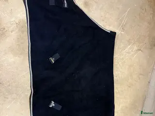 Täcken hästutrustning till salu: Bvertigo ulltäcke i Adelsö - Annons 3