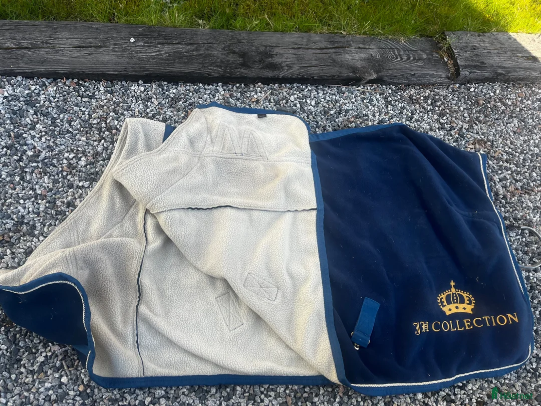 Täcken hästutrustning till salu: Fint fleecetäcke - Annons 2
