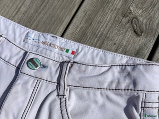 Ridbyxor ryttarutrustning till salu: Vita ridbyxor från Animo Italy i Färjestaden - Annons 4