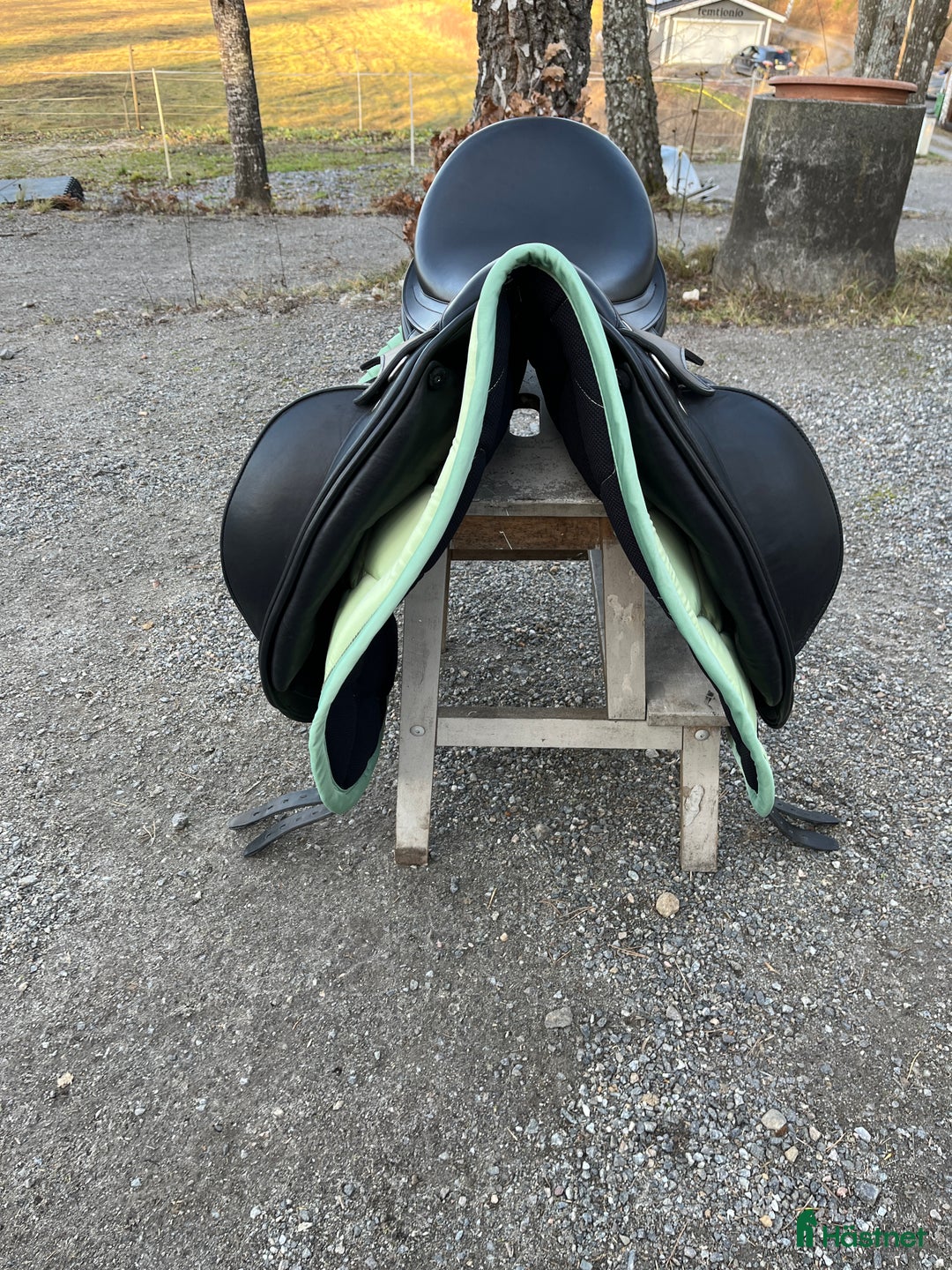 Sadlar hästutrustning till salu: Erreplus Vittoria 18” Medium/Wide (34) i Sorunda - Annons 3