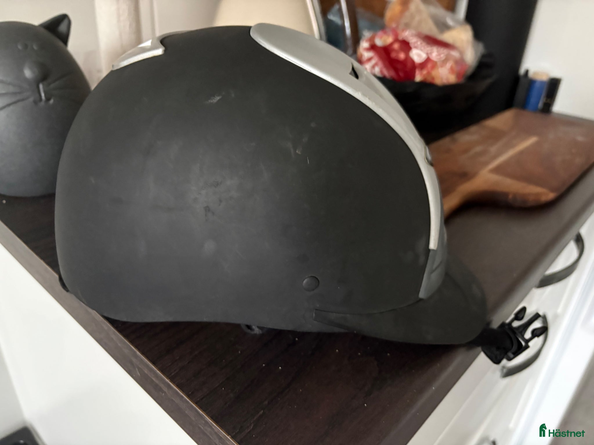 Hjälmar ryttarutrustning till salu: Hjälm (aldrig åkt i backen) - Annons 2