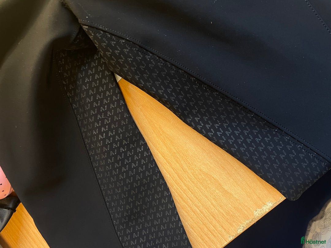 Ridbyxor ryttarutrustning till salu: Nya ALIN ridbyxor  i Älmhult - Annons 3