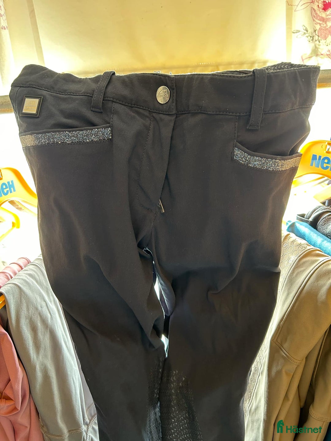 Ridbyxor ryttarutrustning till salu: Marinblå ridbyxor från Equline i Mölltorp - Annons 2