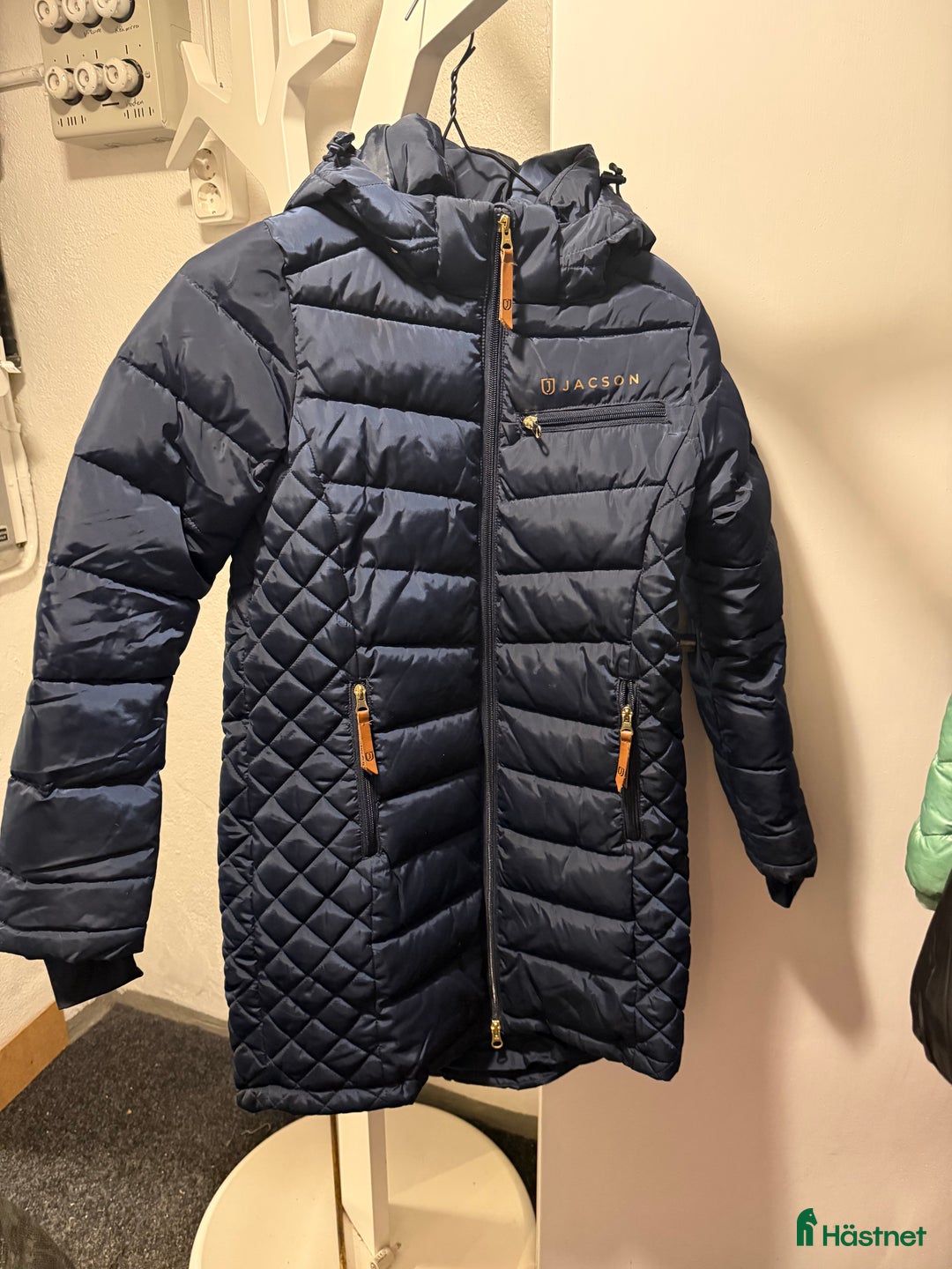 Jackor & Kavajer ryttarutrustning till salu: 💙oanvänd JACSON kappa till salu💙 i Kiruna - Annons 1