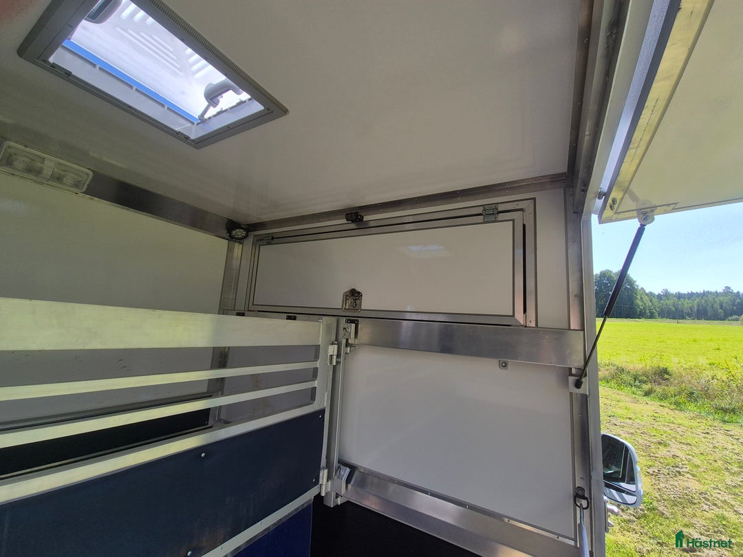 Hästlastbilar  fordon & transport till salu: Bkortsbuss under 6m foderbord i Falun - Annons 9