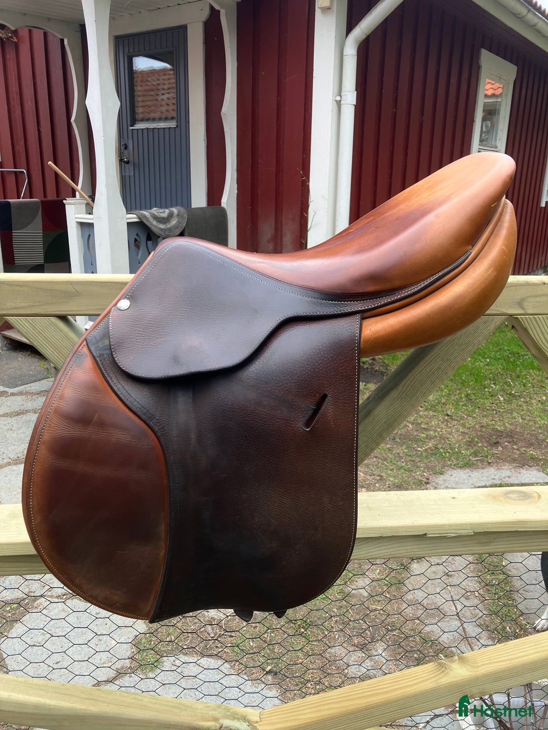 Sadlar hästutrustning till salu: Fin butet i Kilafors - Annons 1