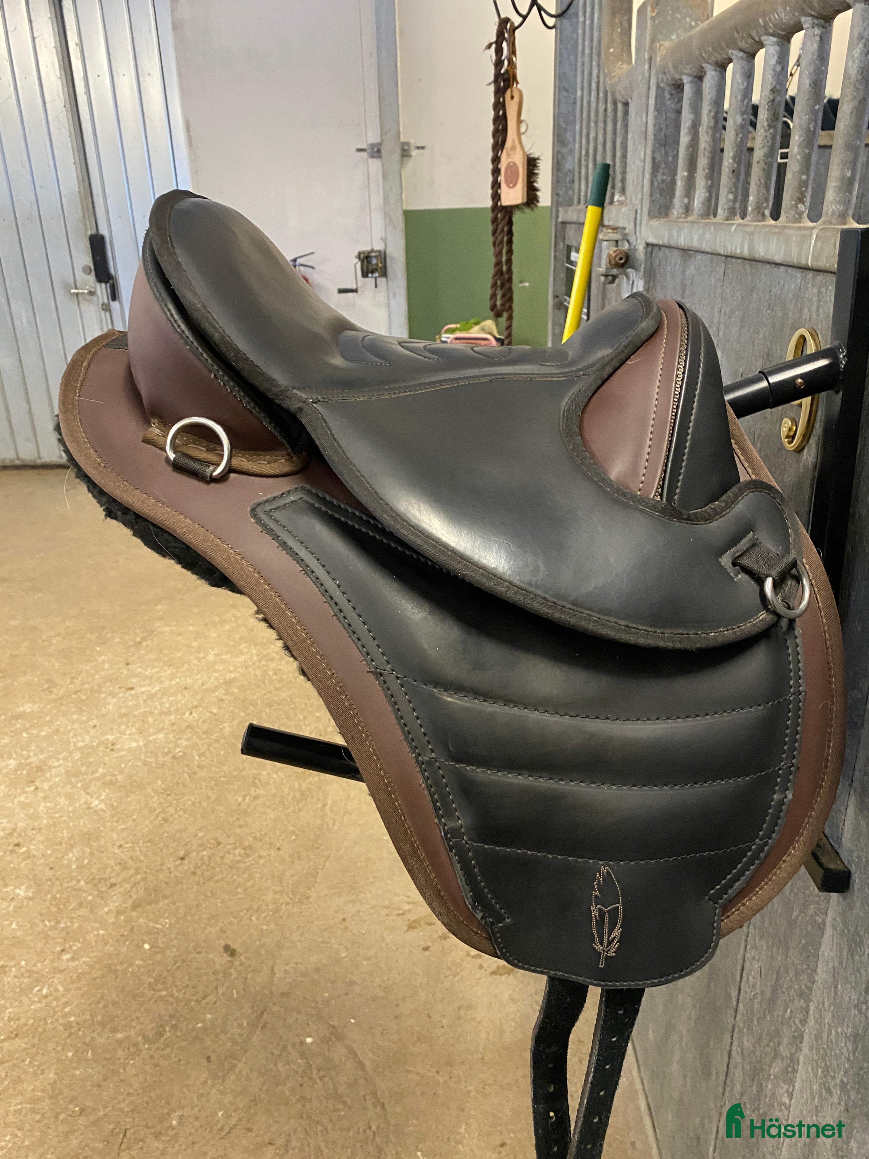 Sadlar hästutrustning till salu: Barefoot bomlös sadel i Åhus - Annons 2